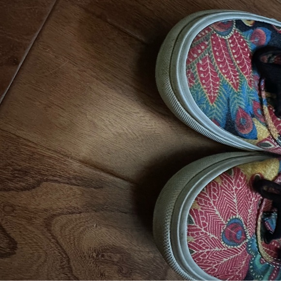 Vans - Picture 4 of 6